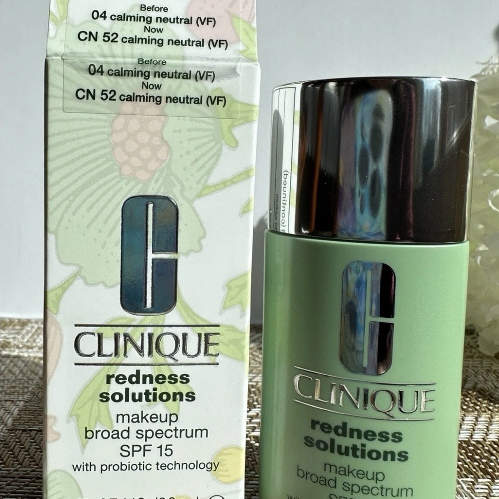 NIB Clinique Redness Solutions Makeup SPF15 1oz -Calming Neutral - ( 04 / CN52 )
